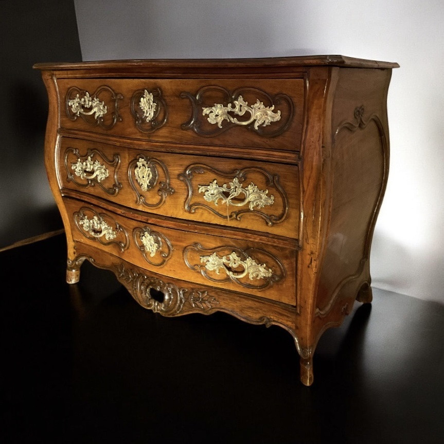 Commode Provençale Louis XV En Noyer. 18éme Siècle. -photo-2