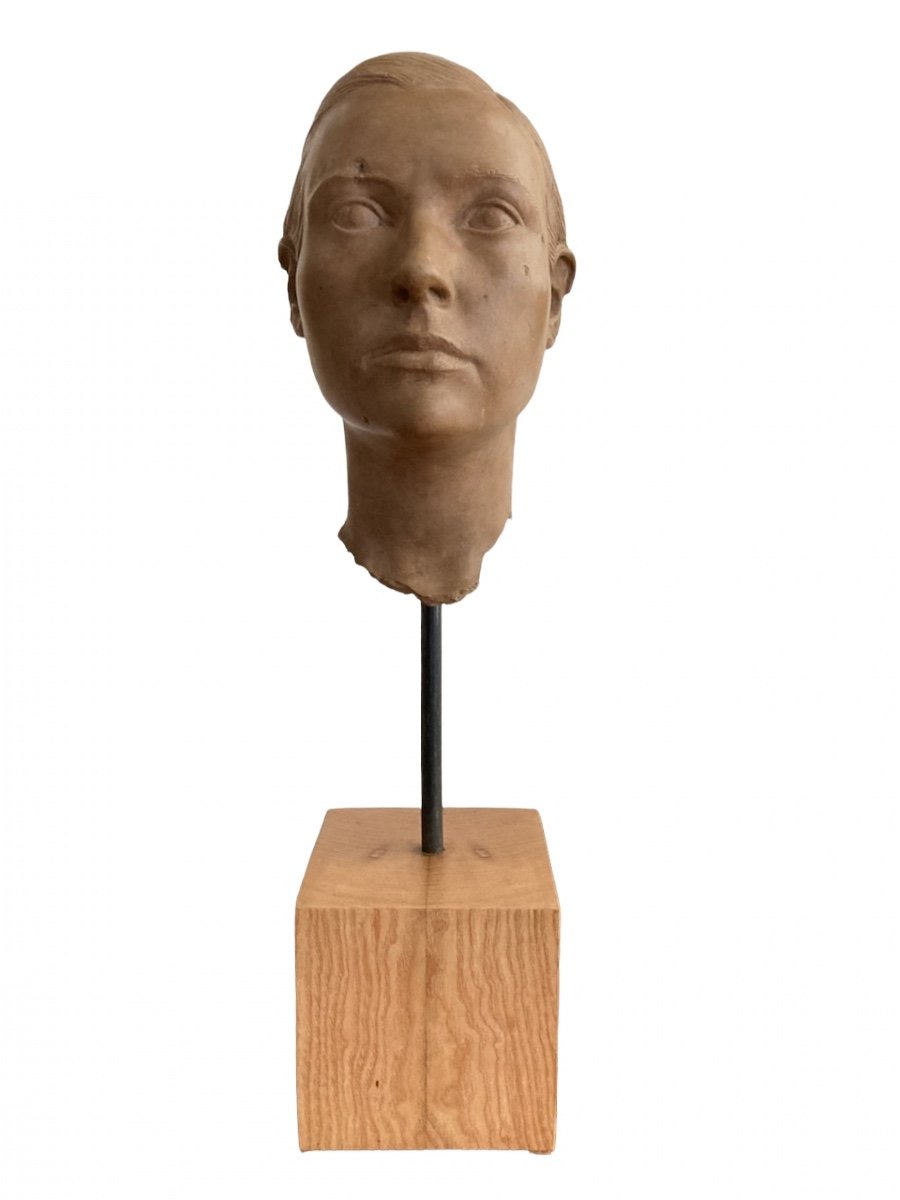  Sculpture . Terracotta Woman's Head. Circa 1930. H 50 Cm With Base. 
