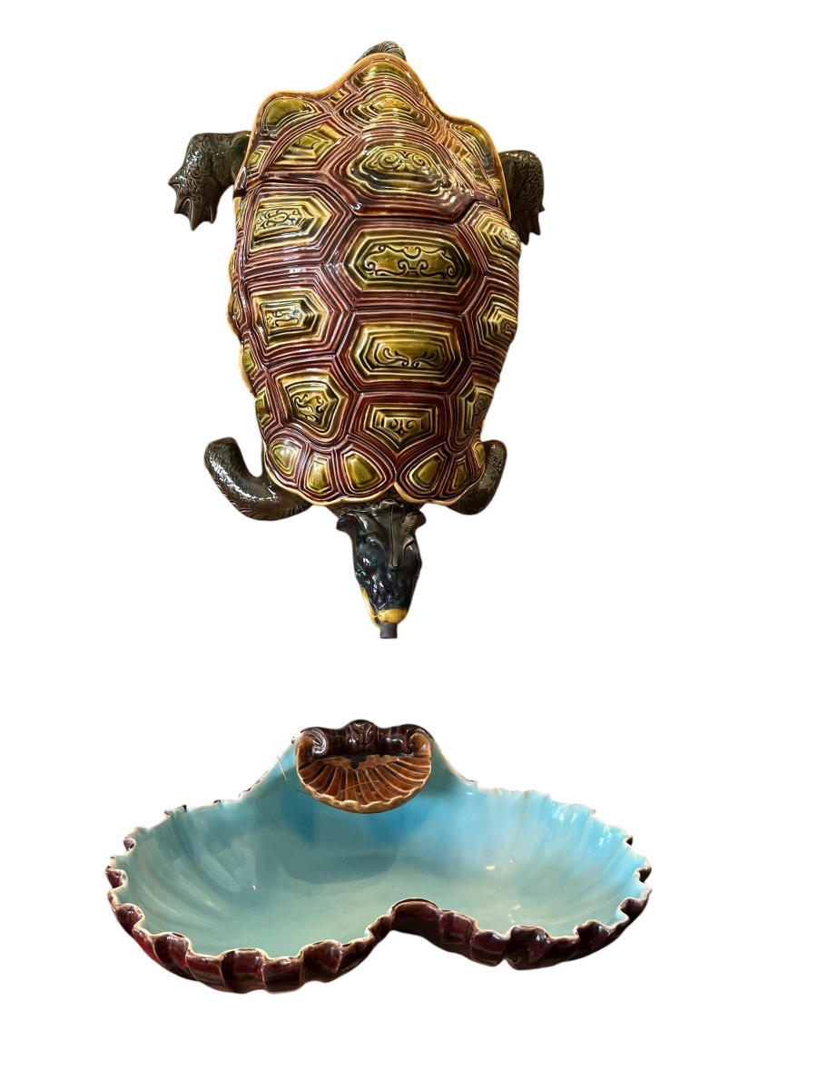 Sarreguemines fontaine tortue et vasque majolique 913 circa 1885 Art Nouveau  tortue H50 cm 