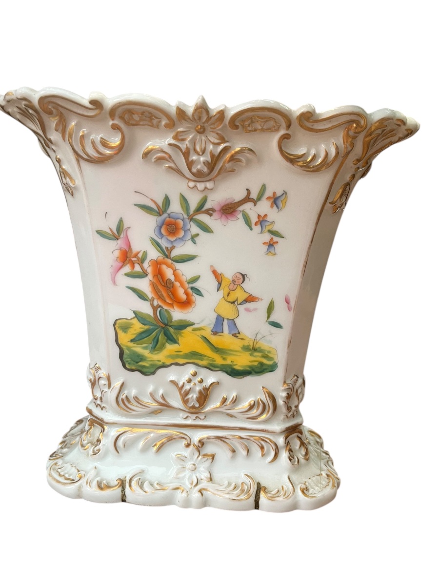 Old Paris. Pair Of Vases With Chinoiserie Decoration. 19th Century. H23 Cm-photo-3