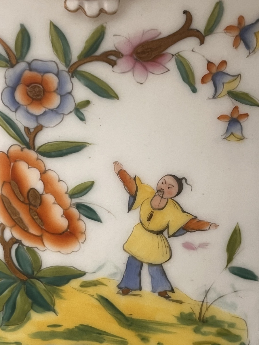 Old Paris. Pair Of Vases With Chinoiserie Decoration. 19th Century. H23 Cm-photo-4