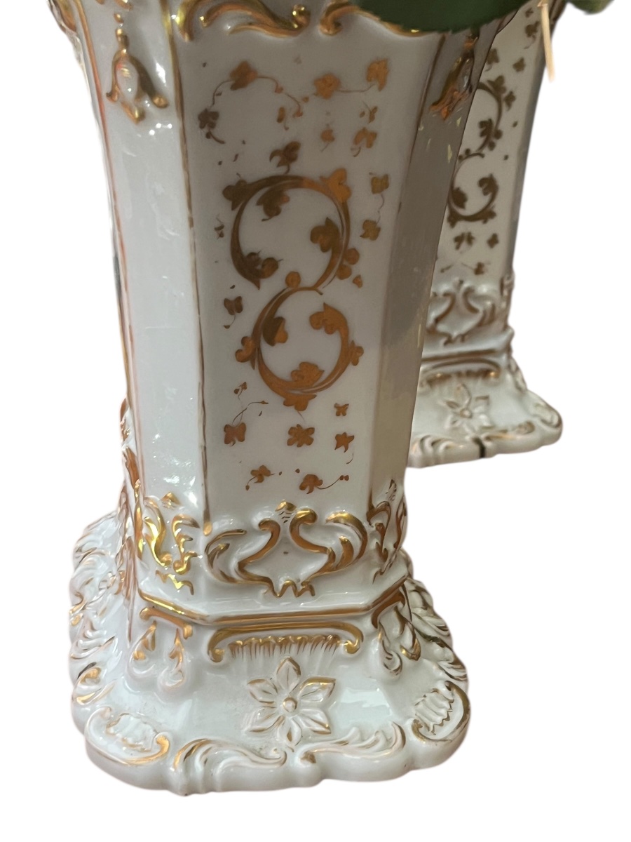 Old Paris. Pair Of Vases With Chinoiserie Decoration. 19th Century. H23 Cm-photo-5
