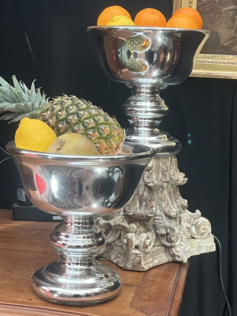 Pair Of Cups. Eglomisé Glass. Height 27.3 Cm. 20th Century. 