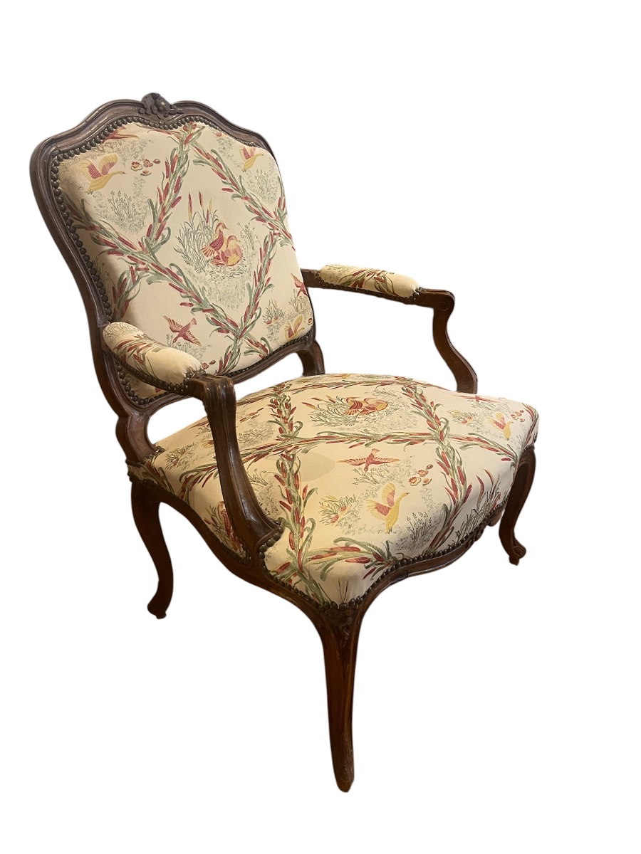 A Pair Of Louis XV Armchairs. Queen-style Backrest In Molded Beech. -photo-3