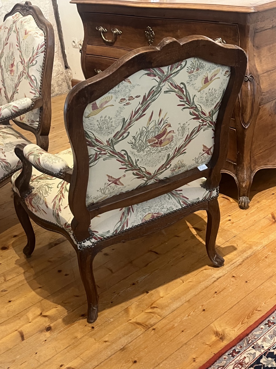 A Pair Of Louis XV Armchairs. Queen-style Backrest In Molded Beech. -photo-2