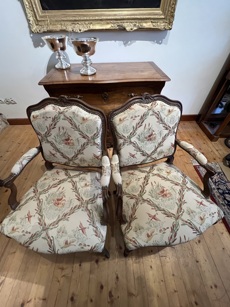 A Pair Of Louis XV Armchairs. Queen-style Backrest In Molded Beech. -photo-3