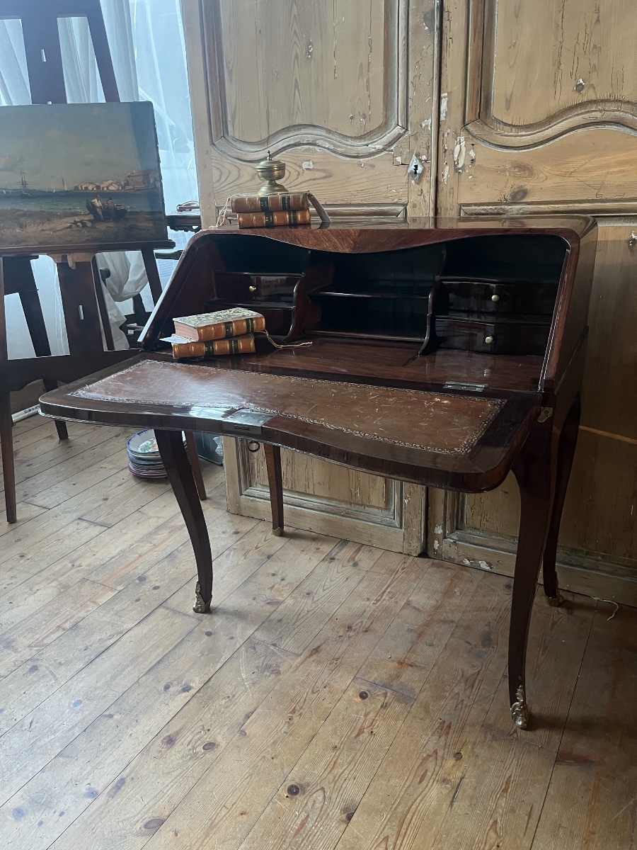 Curved Louis XV Sloping Desk. Satiné Veneer. 18th Century. H 87 Cm, W 82 Cm -photo-2