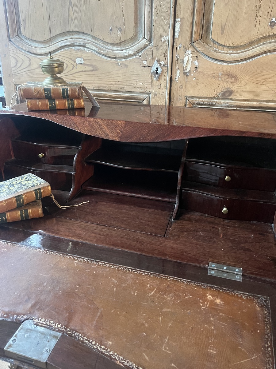 Curved Louis XV Sloping Desk. Satiné Veneer. 18th Century. H 87 Cm, W 82 Cm -photo-2