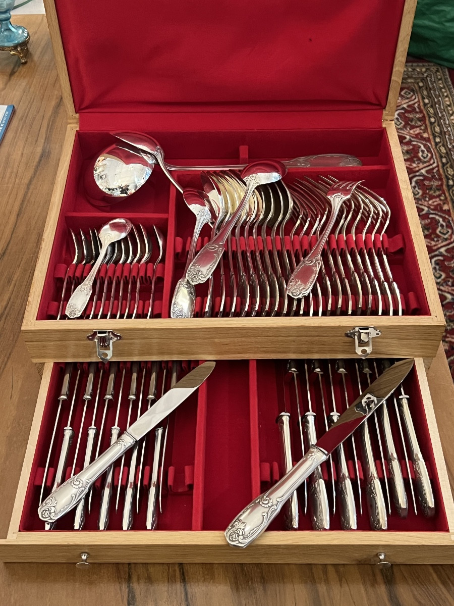 Ménagère en Métal, Argenté, Modèle Rocaille, 61 pièces