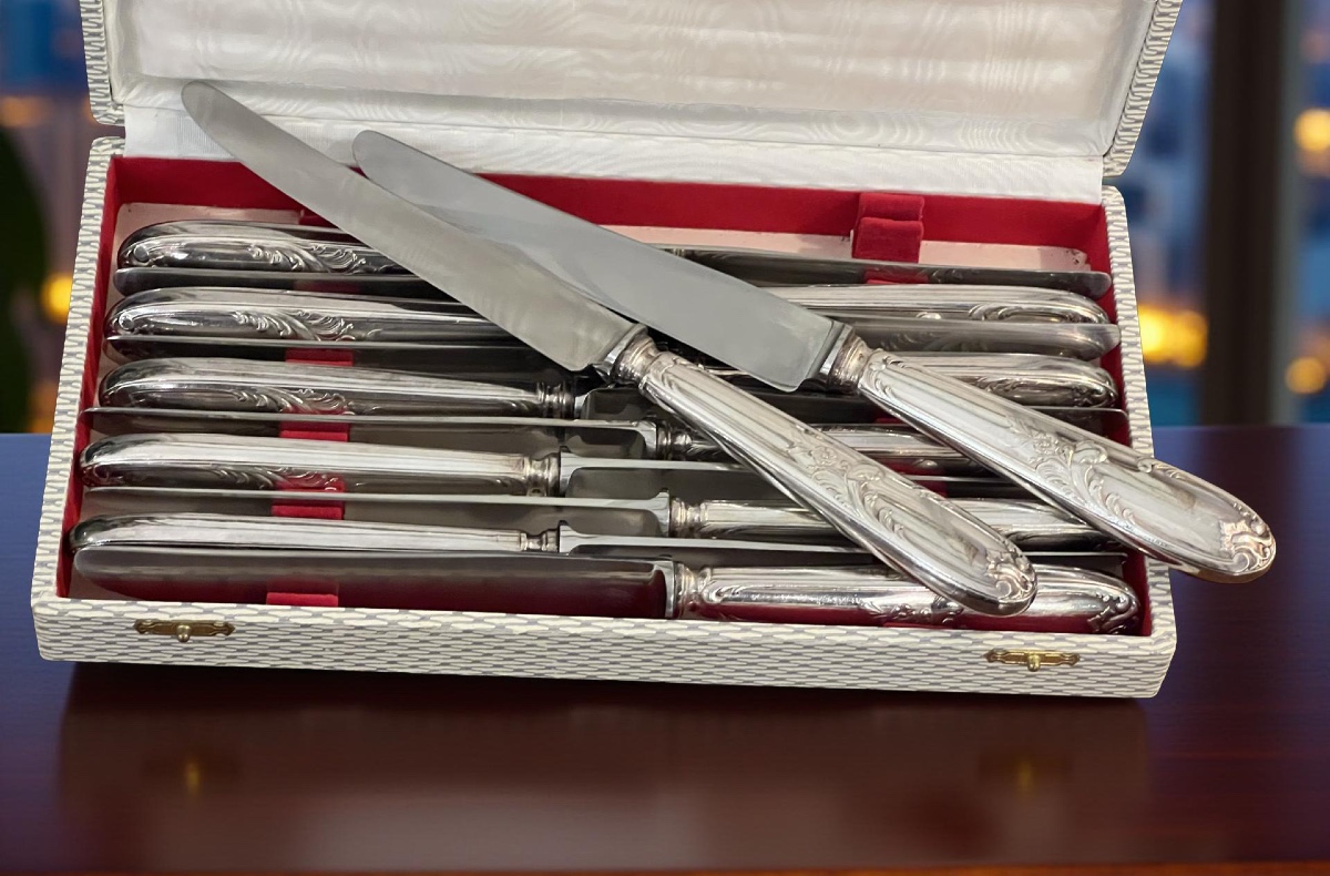 12 Table Knives, Rocaille Louis XV Style, Silver Plated