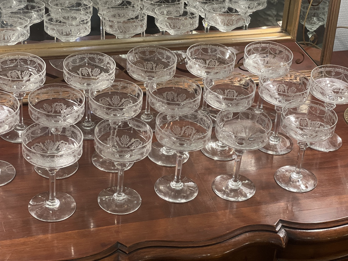 St Louis Modèle Anvers 17 Coupes à Champagne Cristal 