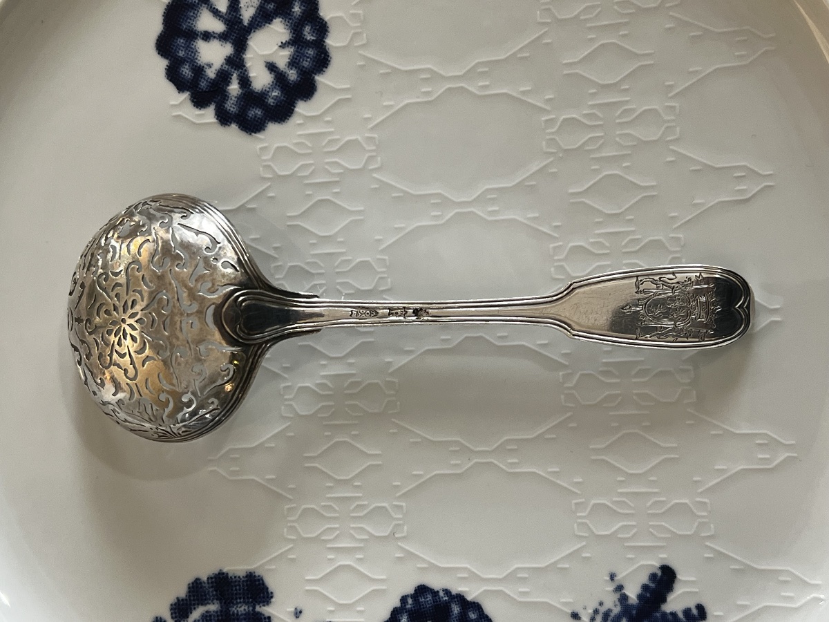 Solid Silver Sugar Sifter Spoon, 18th Century, With Coat Of Arms, Crown, And Farmers General Em-photo-2