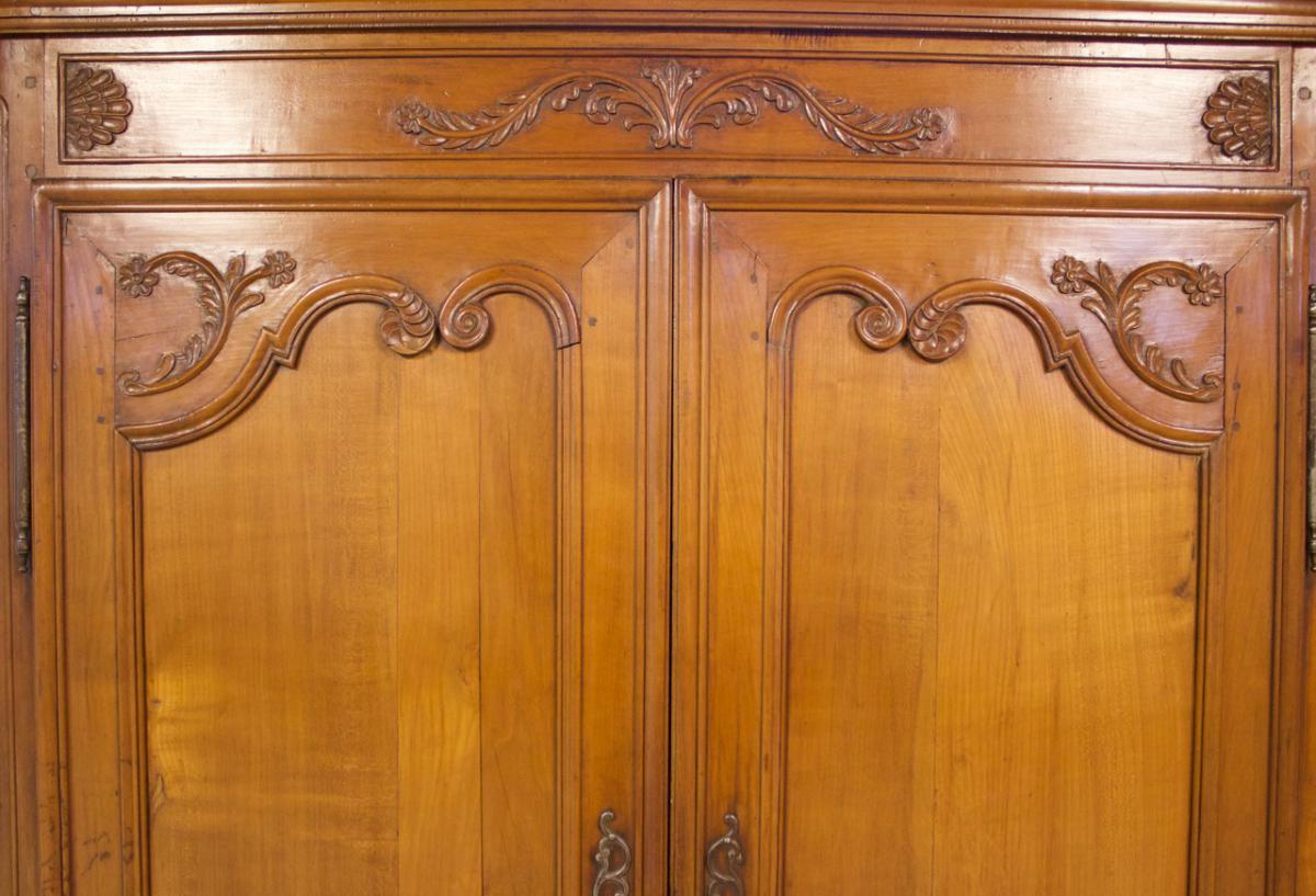 Armoire sculptée en Merisier.-photo-2