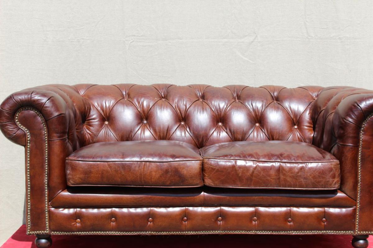 Chesterfield Sofa In Leather.-photo-2
