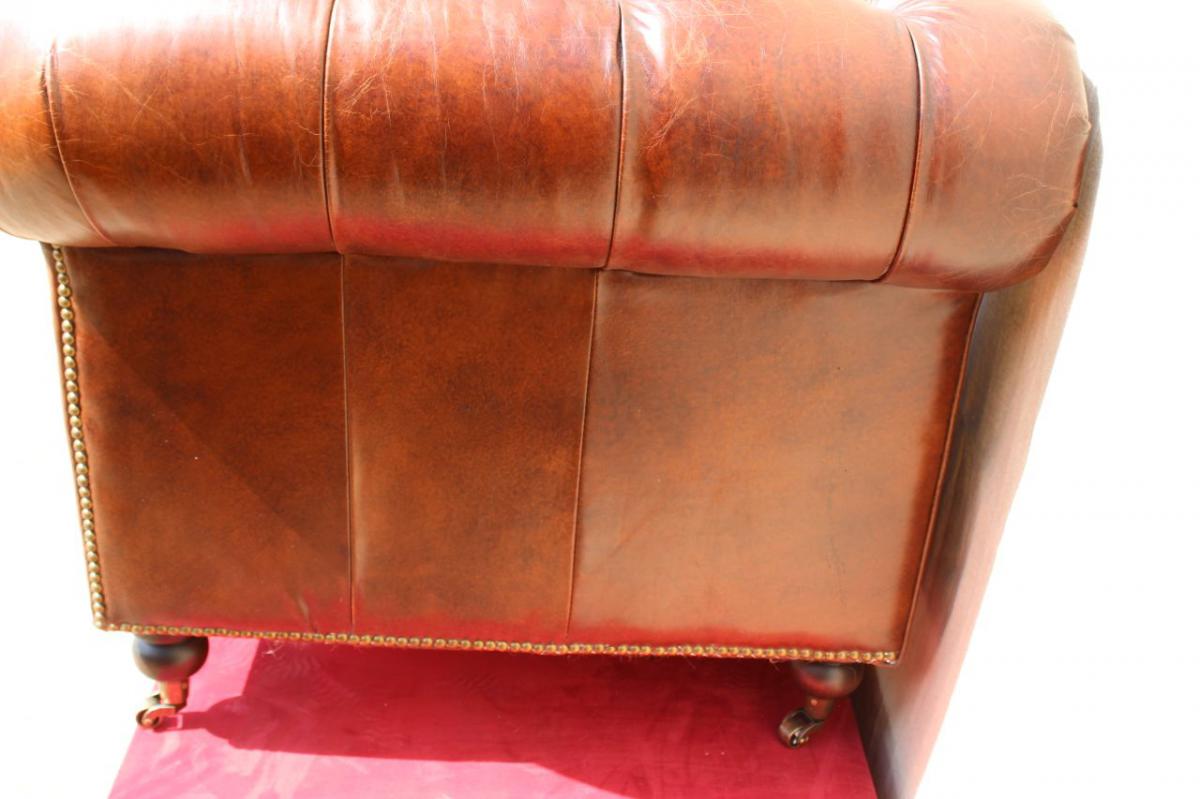 Chesterfield Sofa In Leather.-photo-3