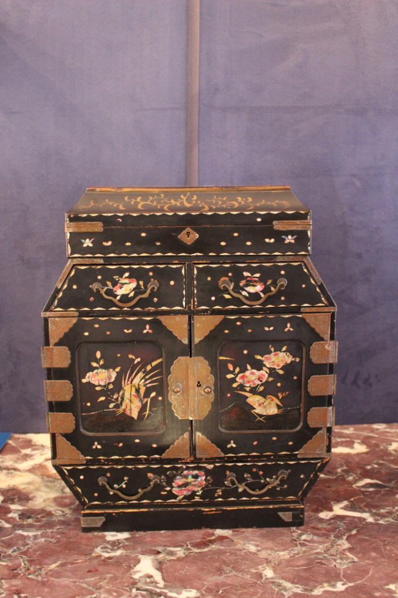 Lacquer Storage Cabinet From China.