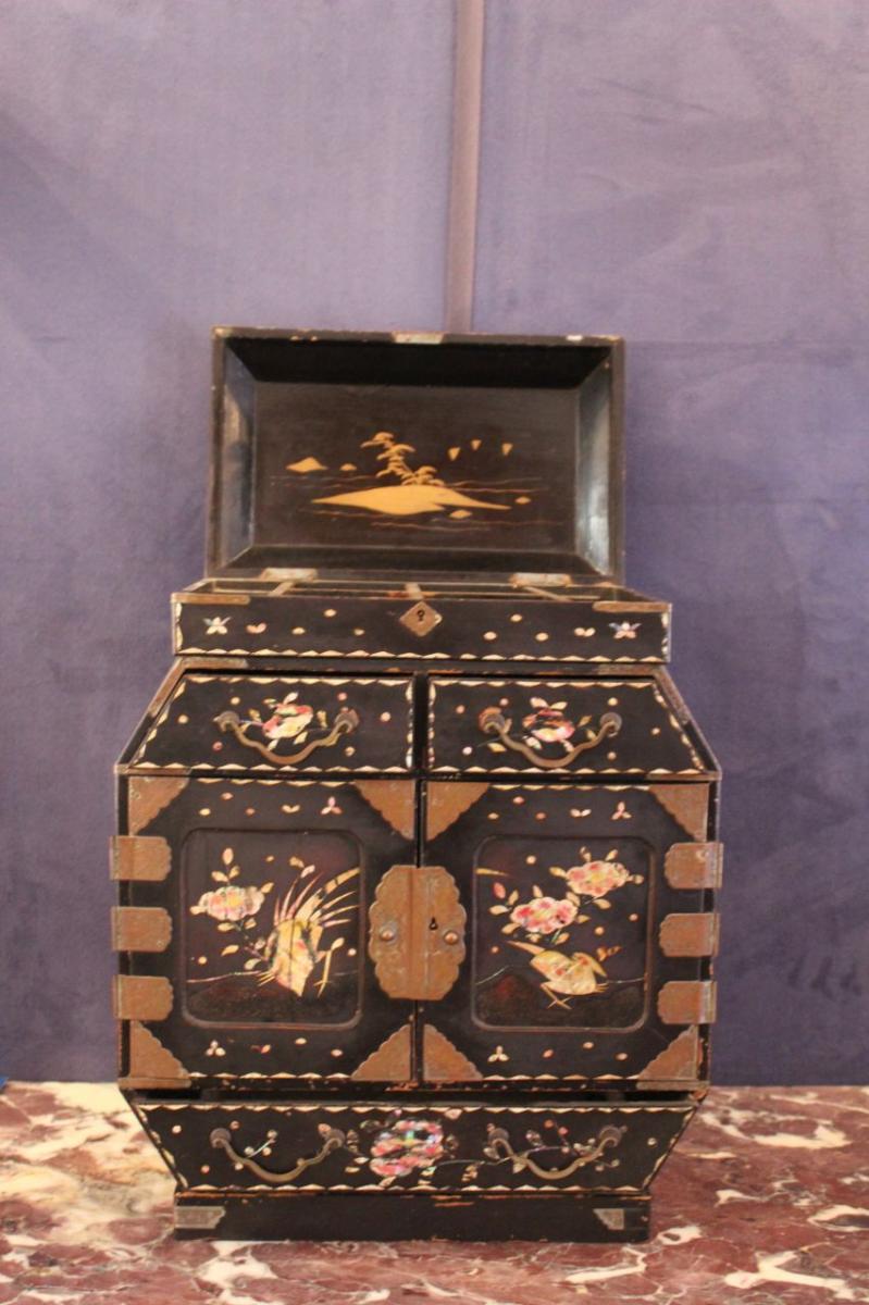 Lacquer Storage Cabinet From China.-photo-1