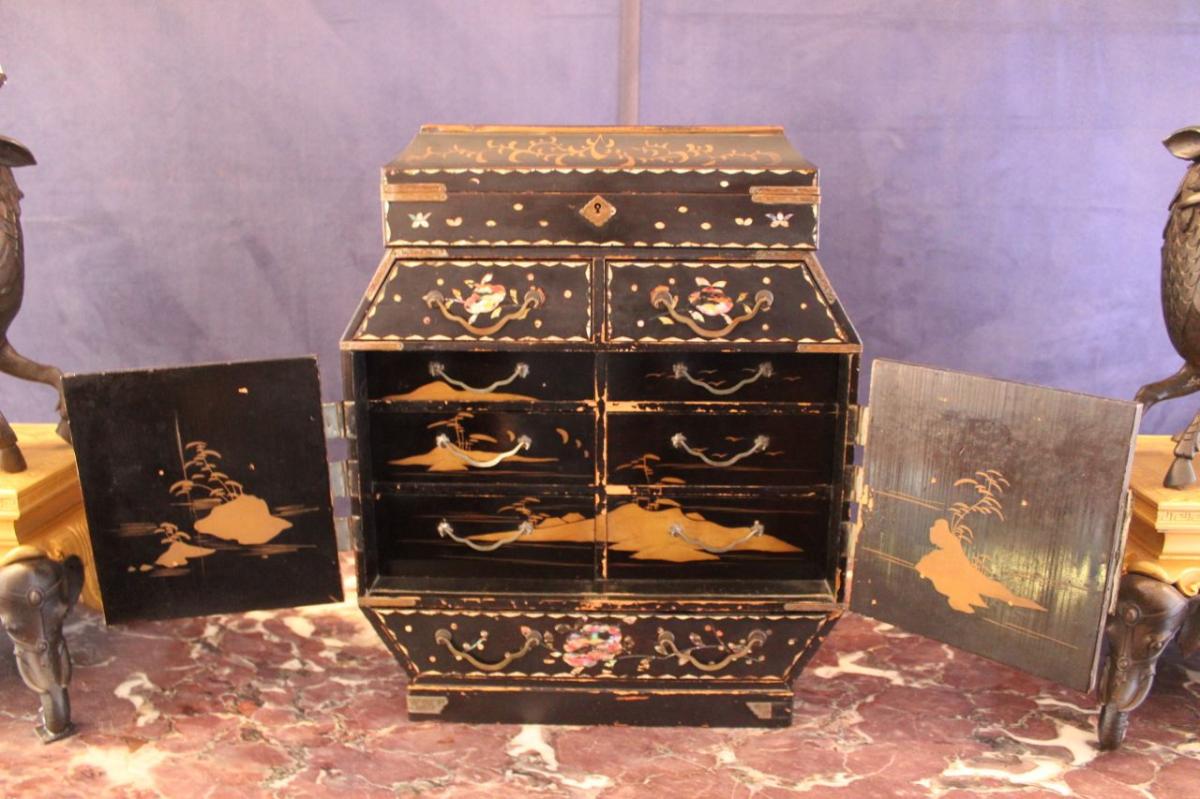 Lacquer Storage Cabinet From China.-photo-3