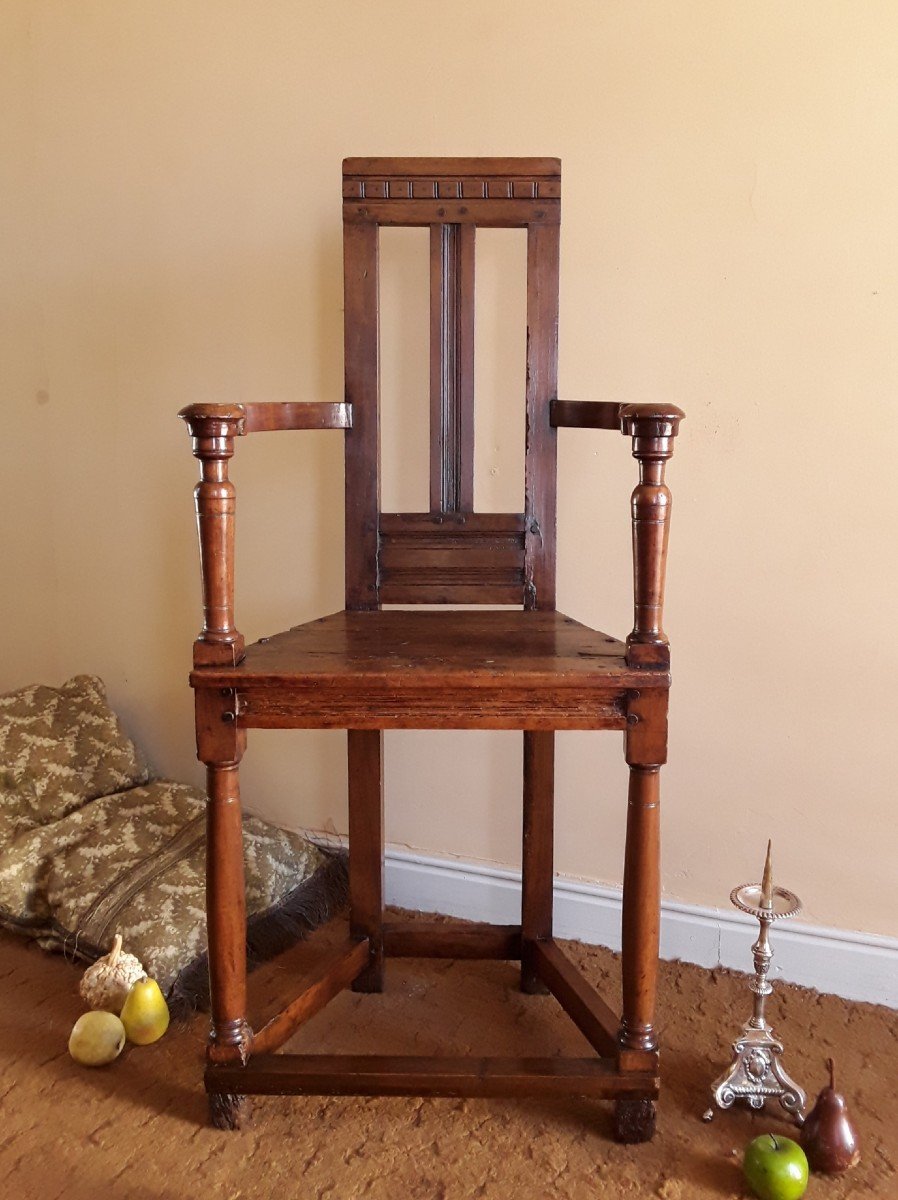 Chaise Caquetoire. Renaissance Française. Circa 1570.