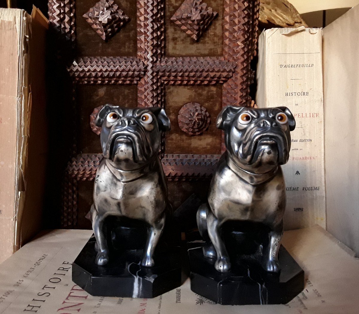 Bulldogs Art Déco. Signé Franjou.-photo-3