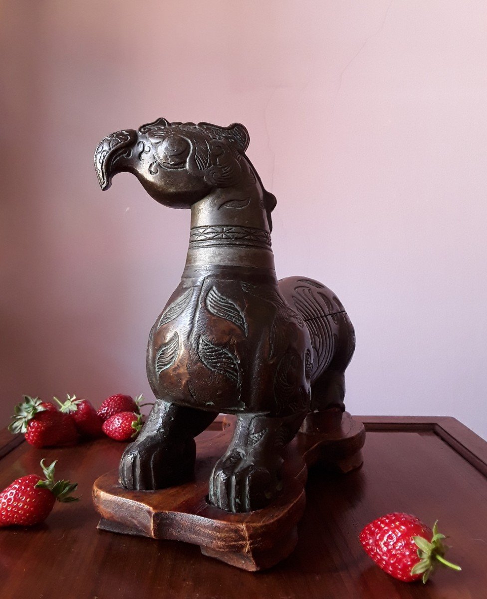 19th Century Chinese Sculpture. “gryphon.”-photo-2