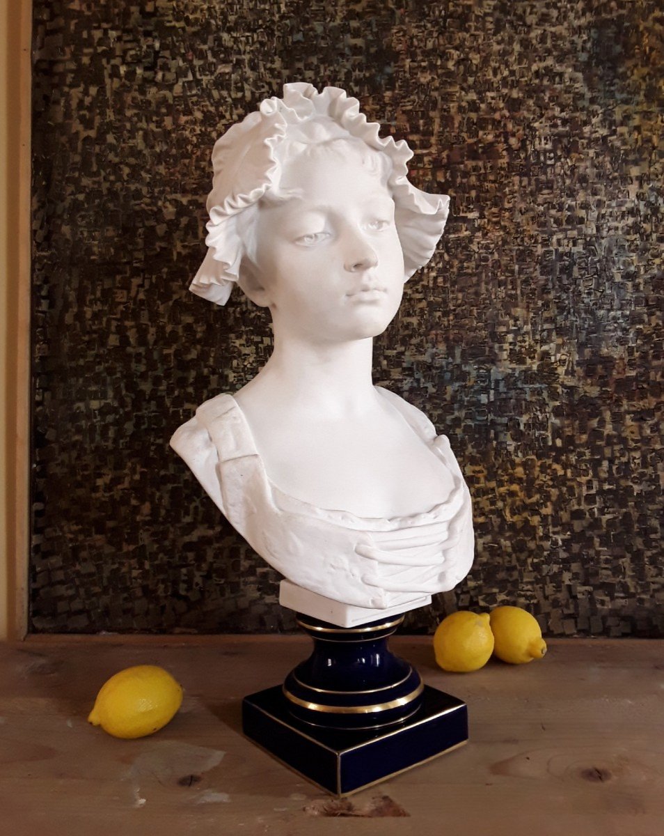 "young Girl With A Bonnet". Large Sculpture By E. Troili. -photo-3