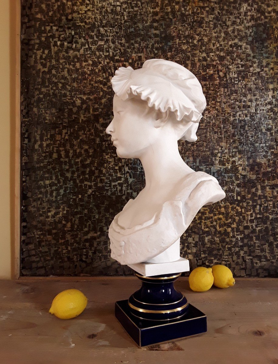 "young Girl With A Bonnet". Large Sculpture By E. Troili. -photo-4