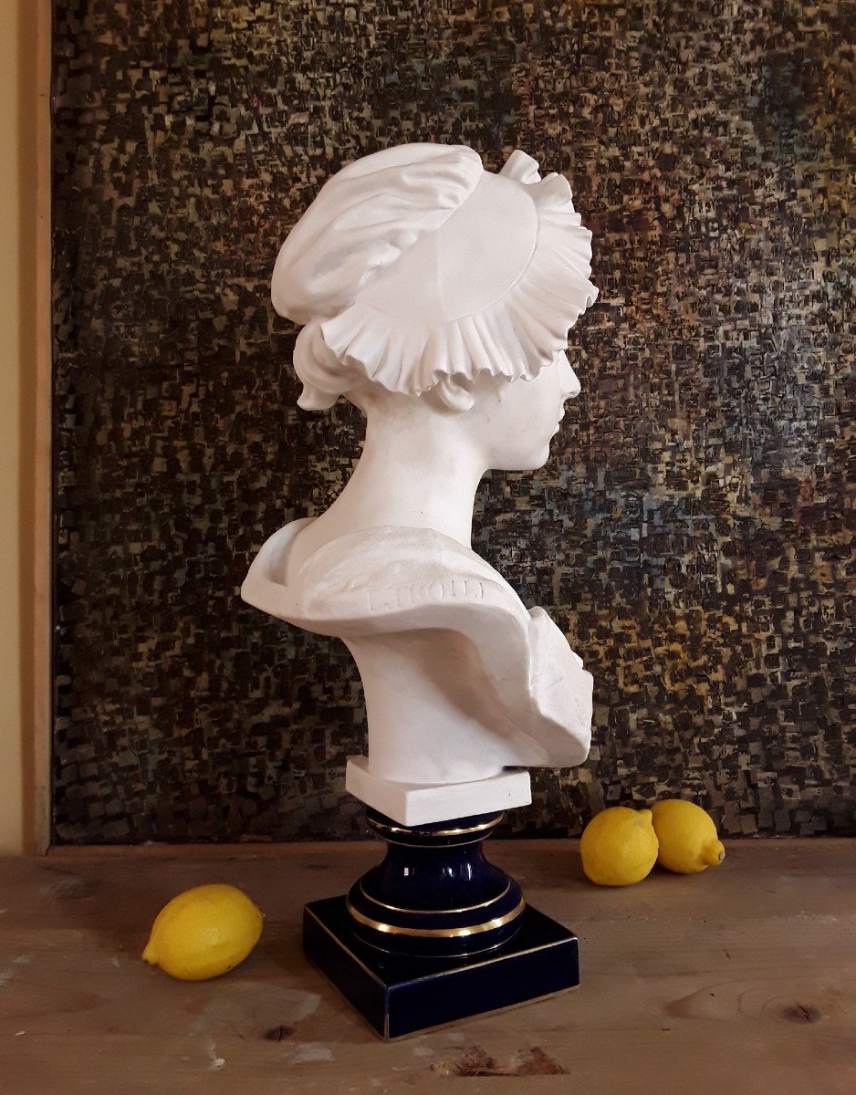 "young Girl With A Bonnet". Large Sculpture By E. Troili. -photo-6