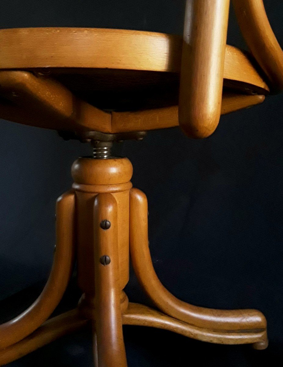 Fauteuil De Bureau Tournant. Estampillé Thonet. -photo-3