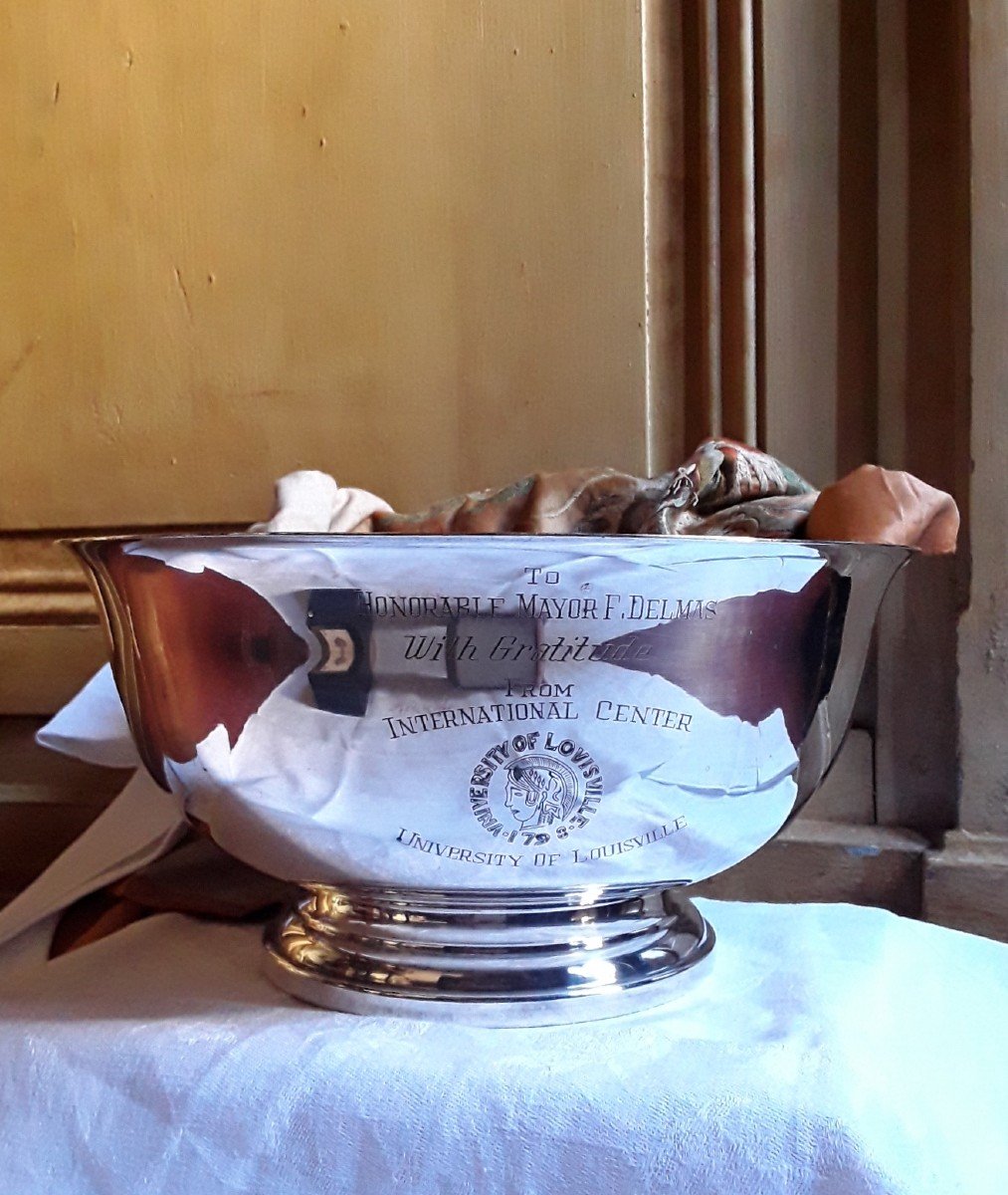 Gift To The Mayor Of Montpellier. -photo-2