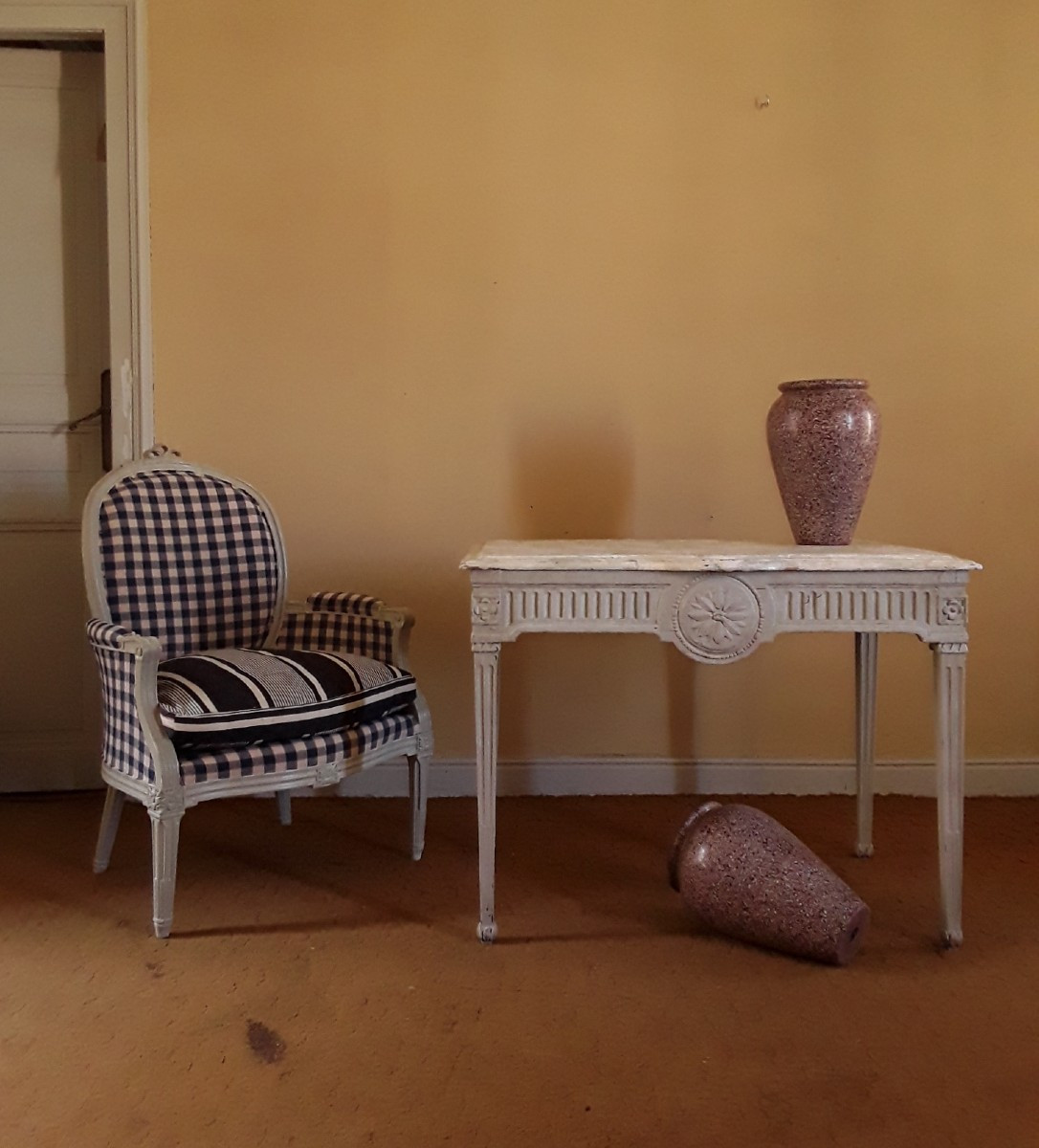 18th Century Provençal Console. -photo-5