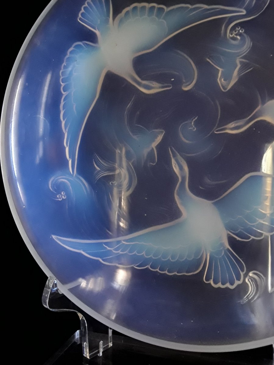 Opalescent Glass Bowl From The Art Deco Period. -photo-2