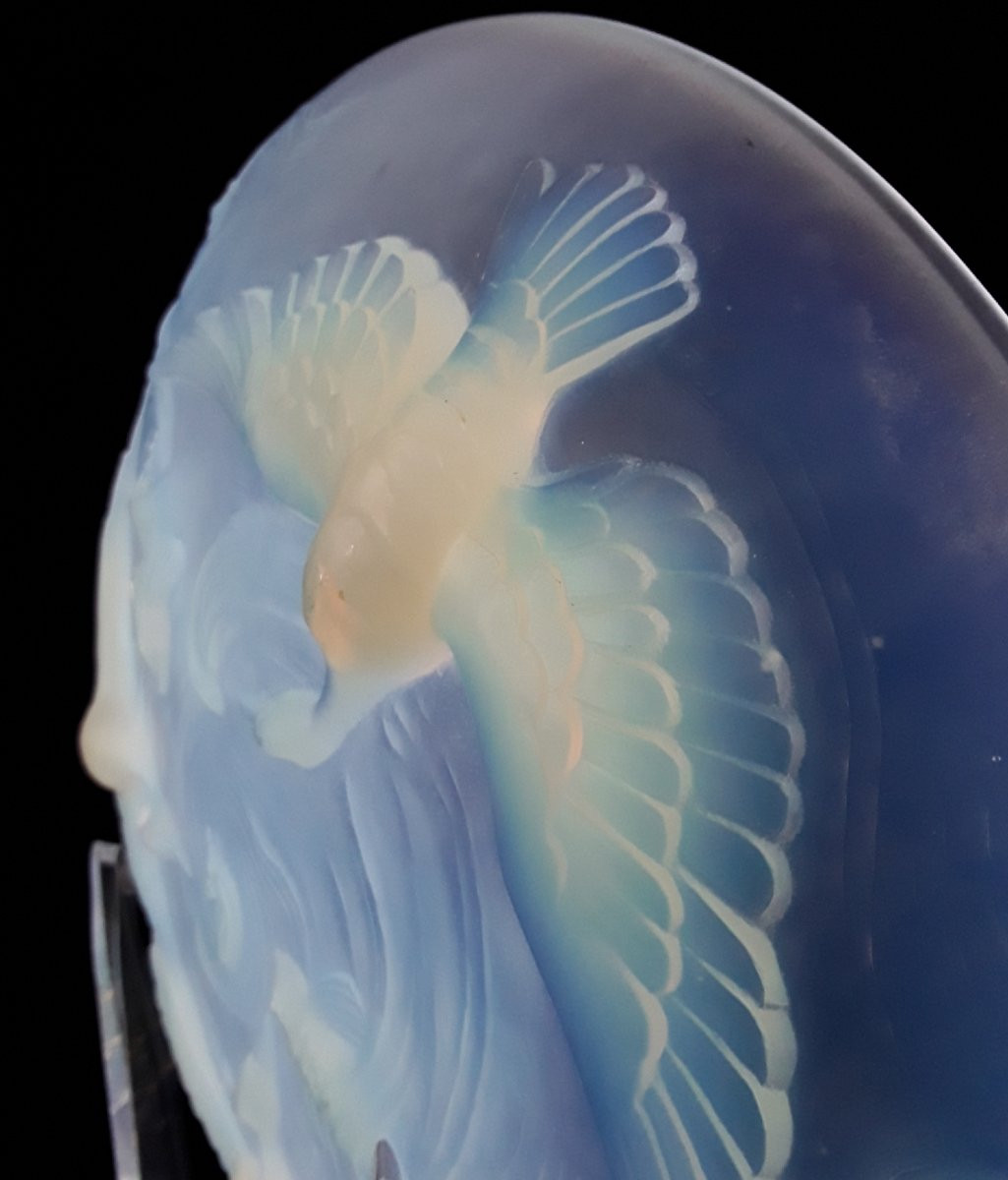 Opalescent Glass Bowl From The Art Deco Period. -photo-3