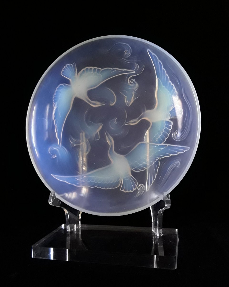 Opalescent Glass Bowl From The Art Deco Period. -photo-2
