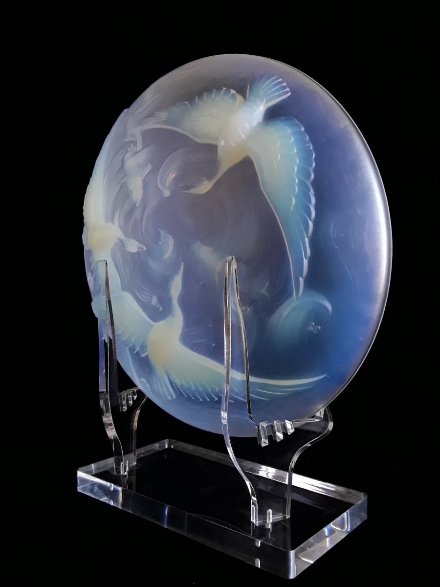 Opalescent Glass Bowl From The Art Deco Period. -photo-3