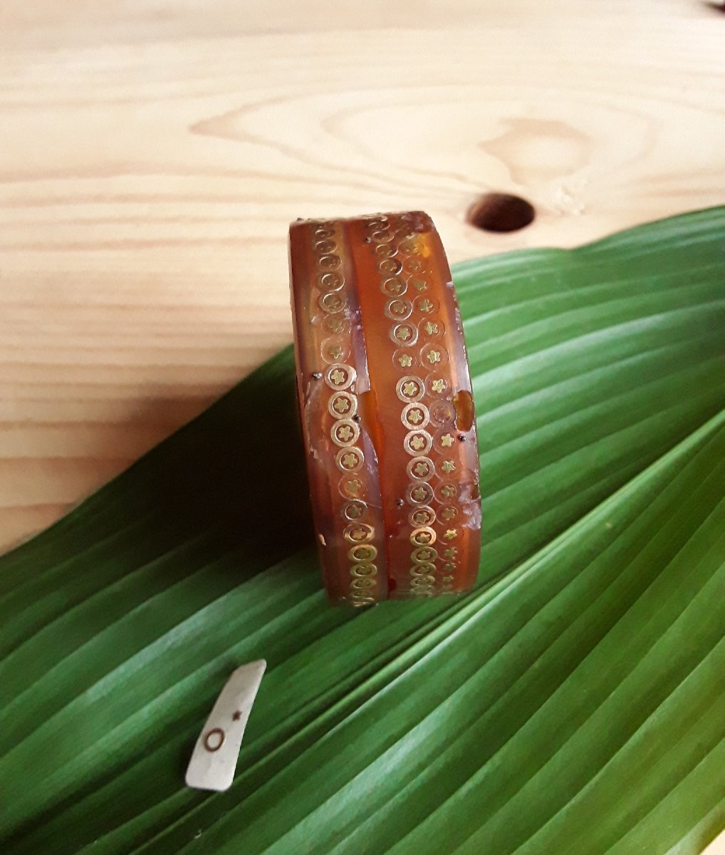 Box Made Of Tortoiseshell With Gold Flecks.-photo-3