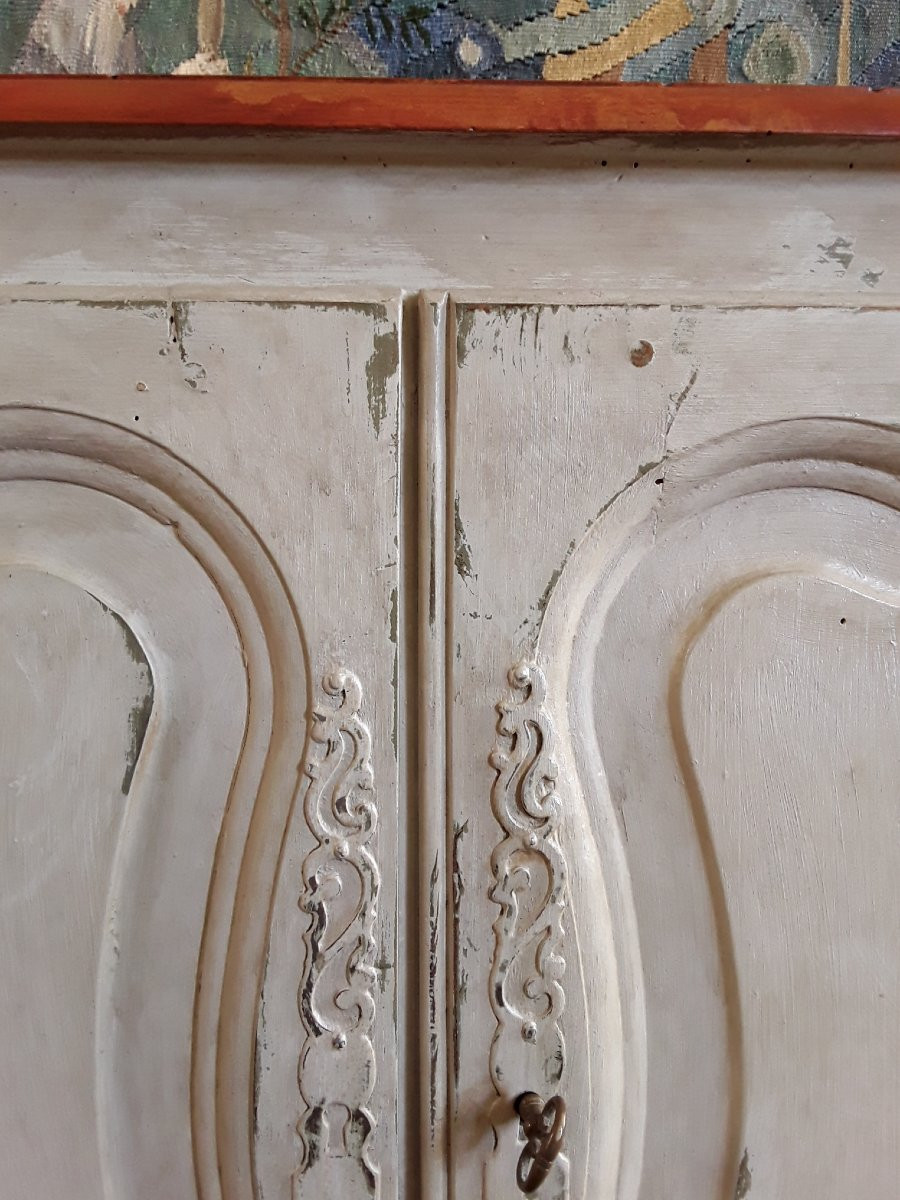 Small Louis XV Style Sideboard. -photo-1