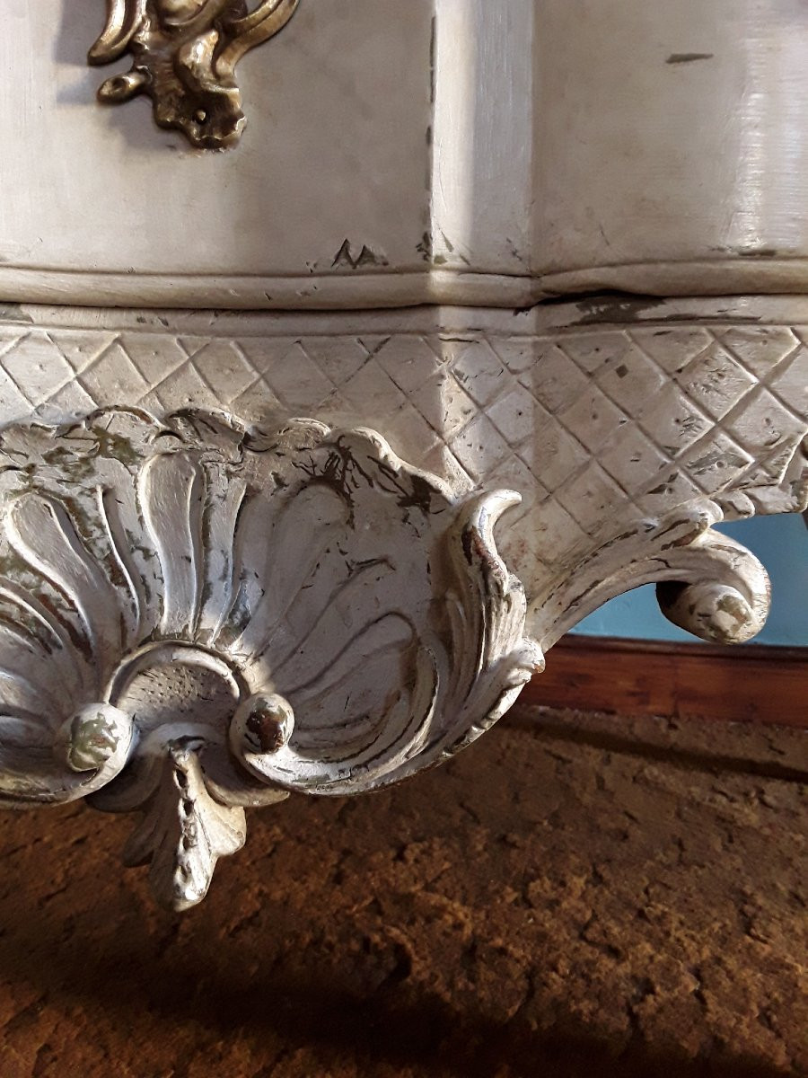 18th Century Lacquered Wooden Chest Of Drawers. -photo-3