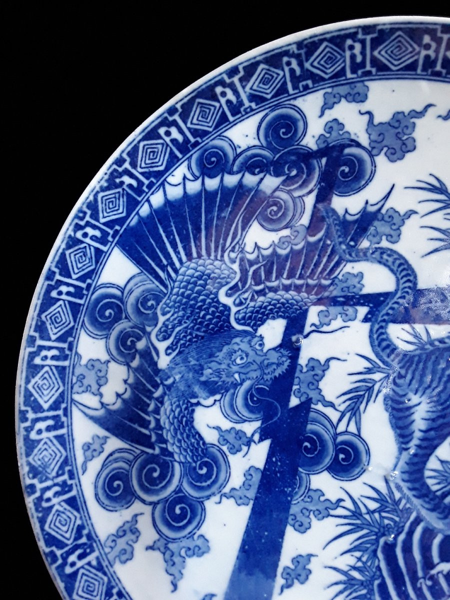 Plat en porcelaine du Japon d'époque XIX ème. -photo-3