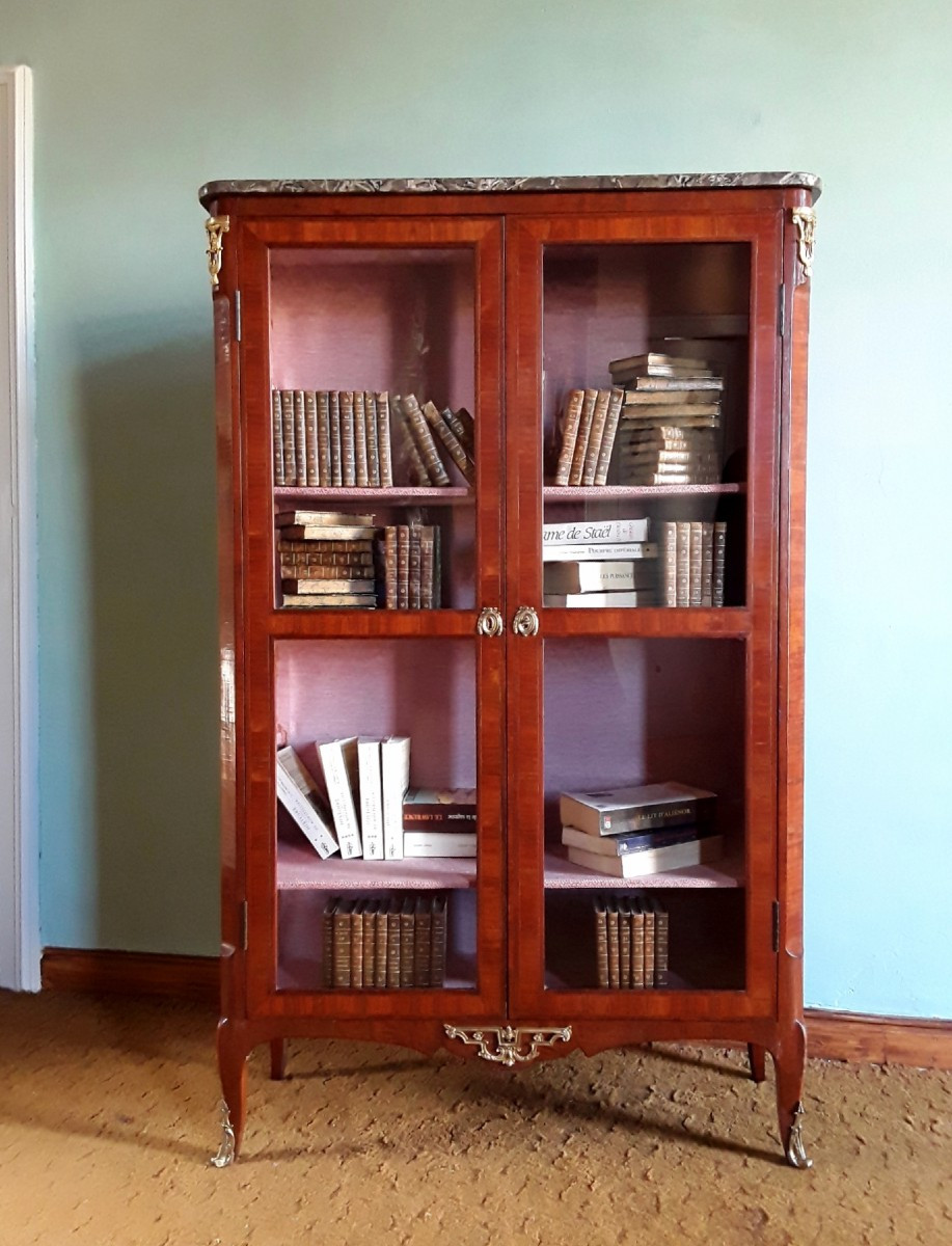 Bibliothèque d'époque Louis XVI. Estampillé Lapie. 