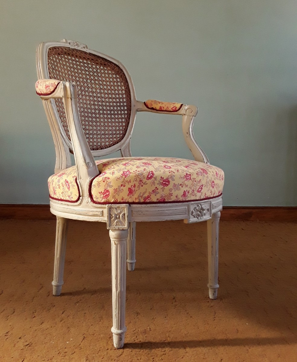 Transitional Armchair From The 18th Century. 
