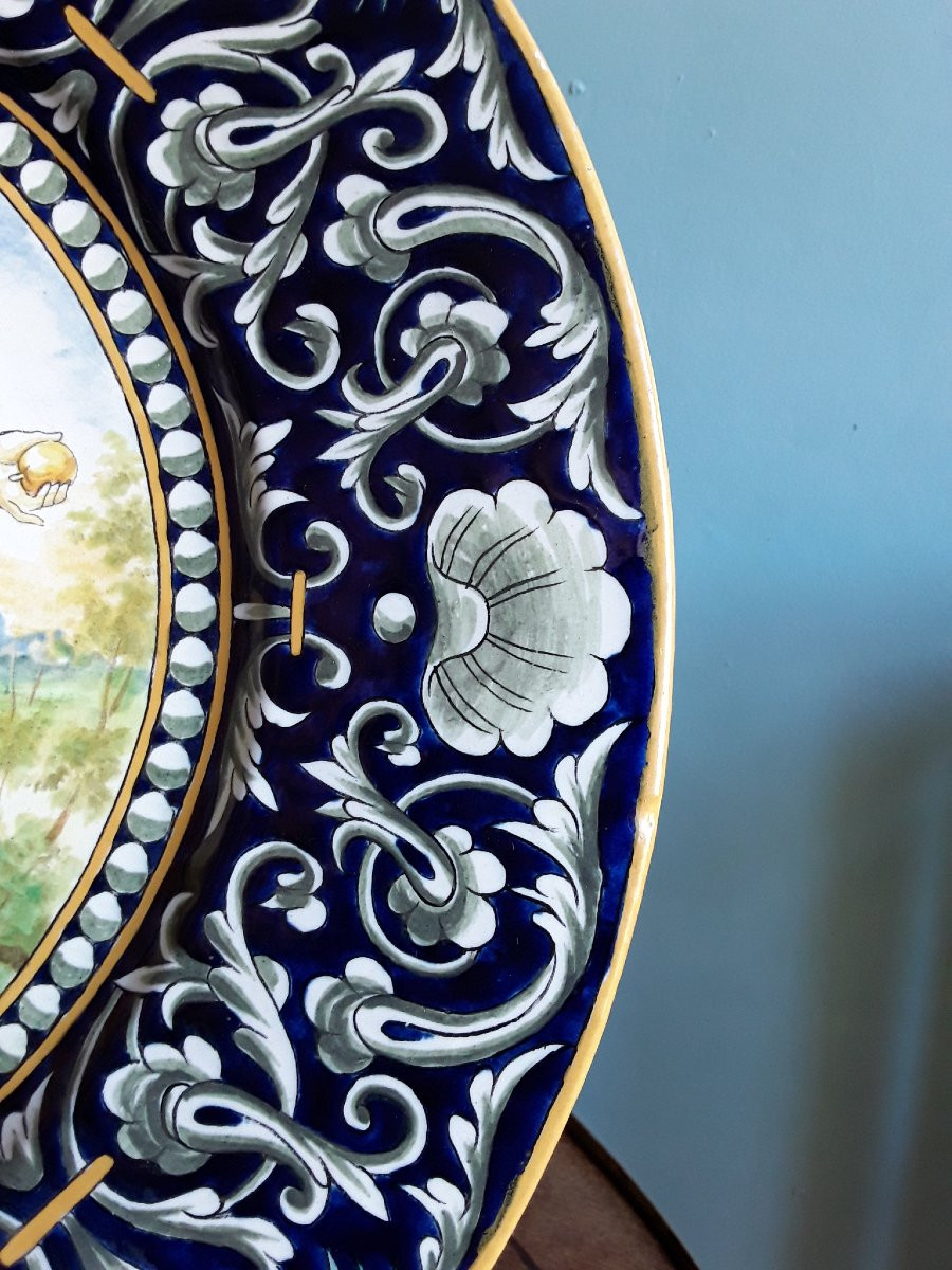 Plat en céramique XIX ème. Style Renaissance.-photo-4