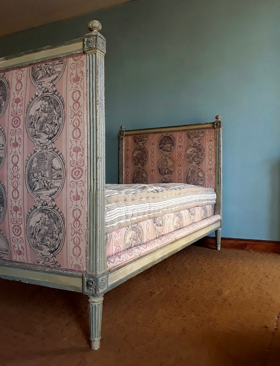 Important lit d'alcove d'époque Louis XVI. 