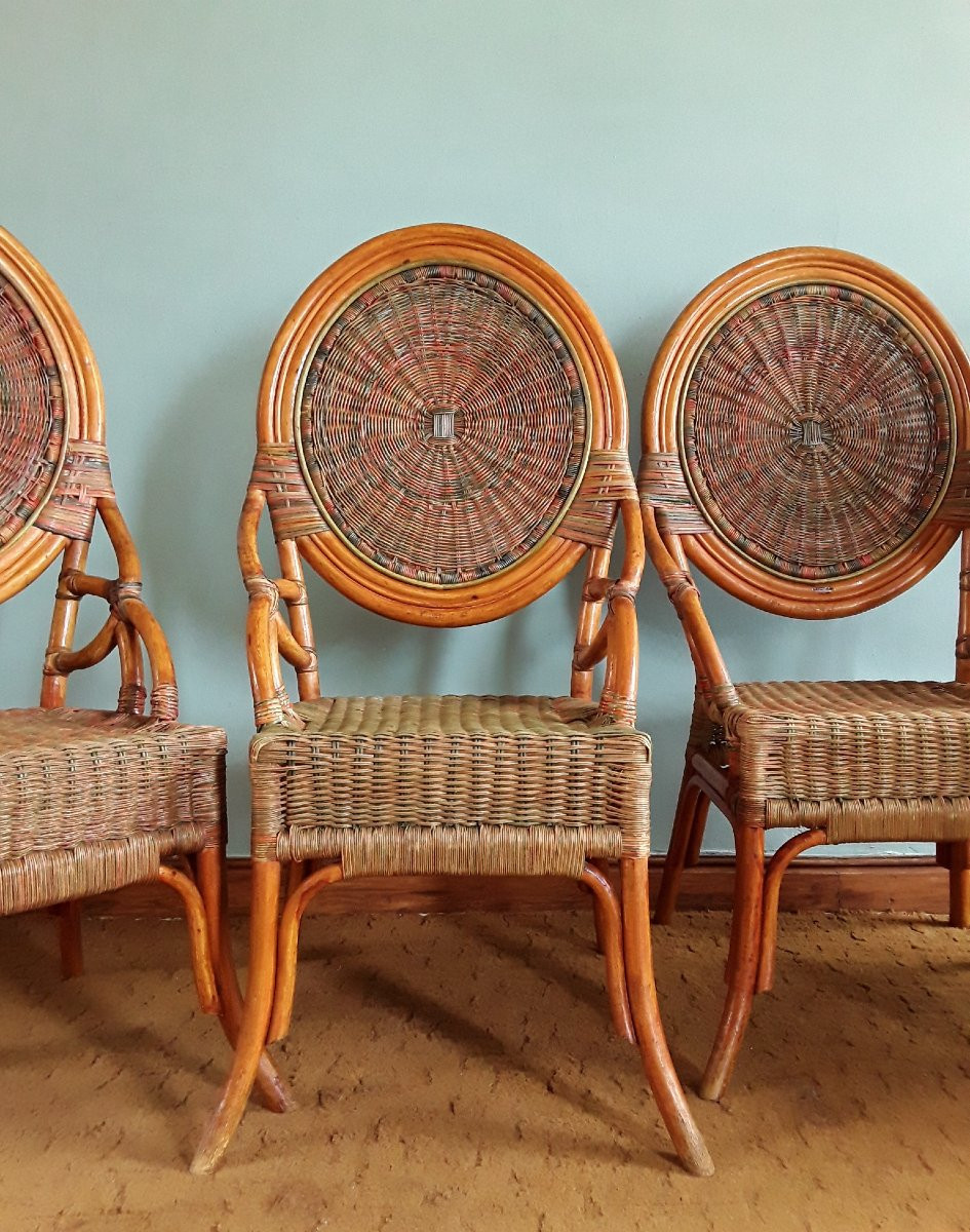 Suite de quatre chaises en rotin et bambou polychrome. (H 112 cm)-photo-1