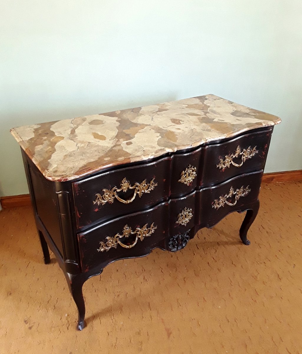 Importante commode en bois laqué de style Louis XV. -photo-2