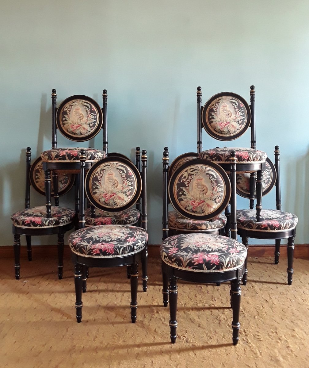 Suite de huit chaises des années 50.