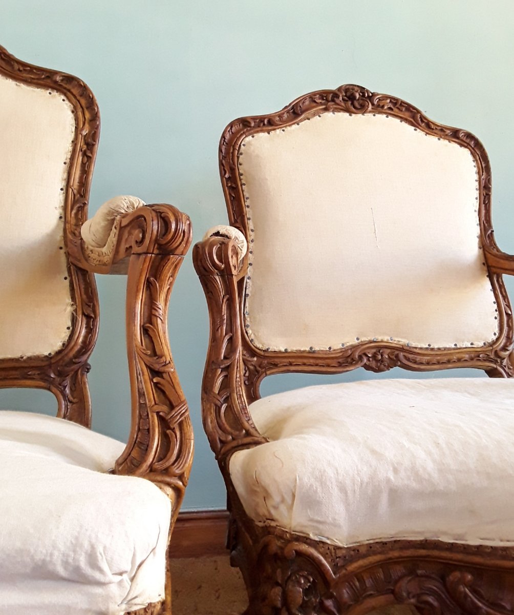 Importante paire de fauteuils à dossier à la reine. -photo-4
