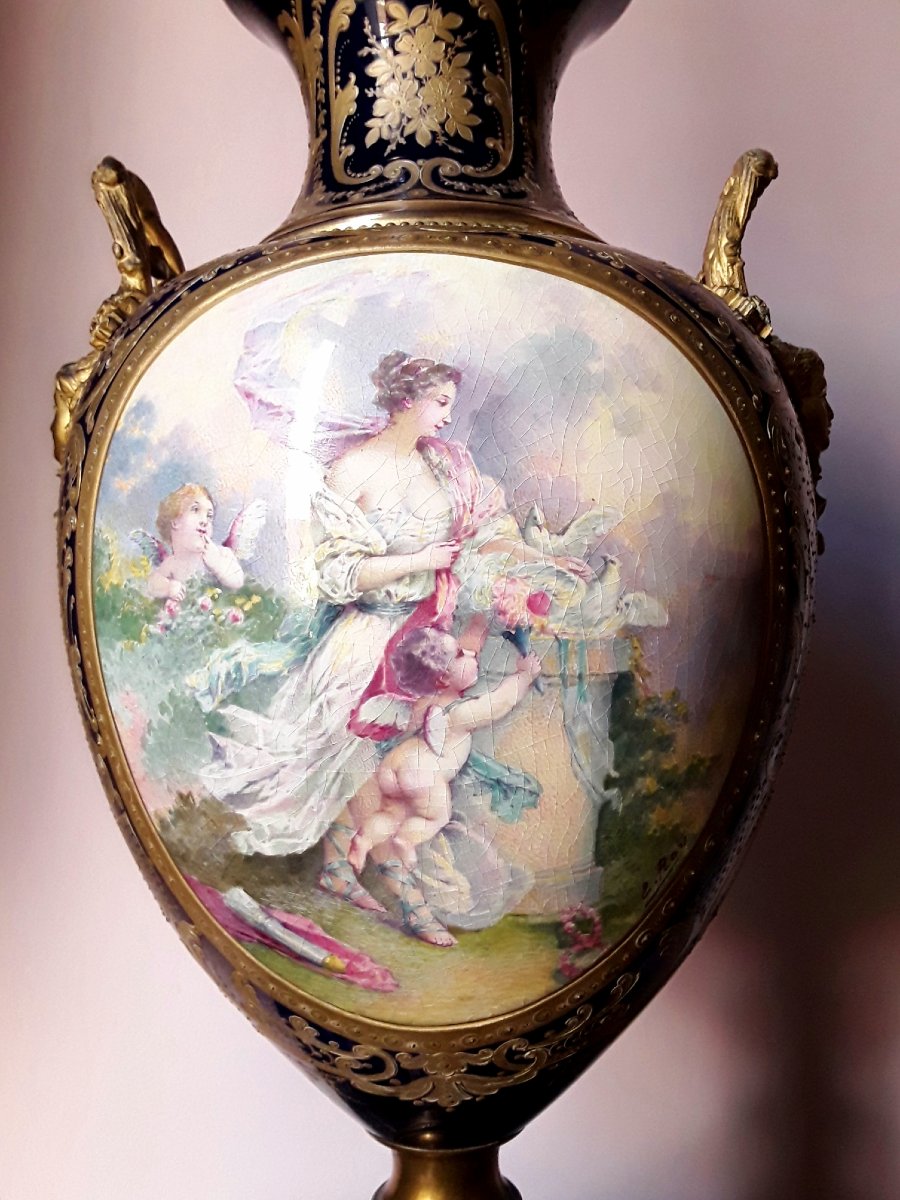 Grand vase en porcelaine et bronze doré. H 72 cm.-photo-3