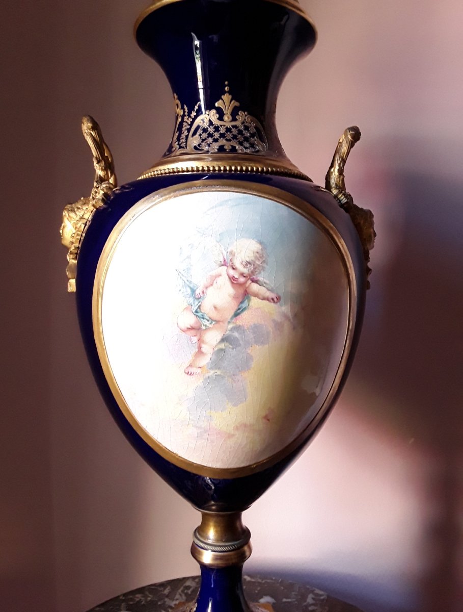 Grand vase en porcelaine et bronze doré. H 72 cm.-photo-5