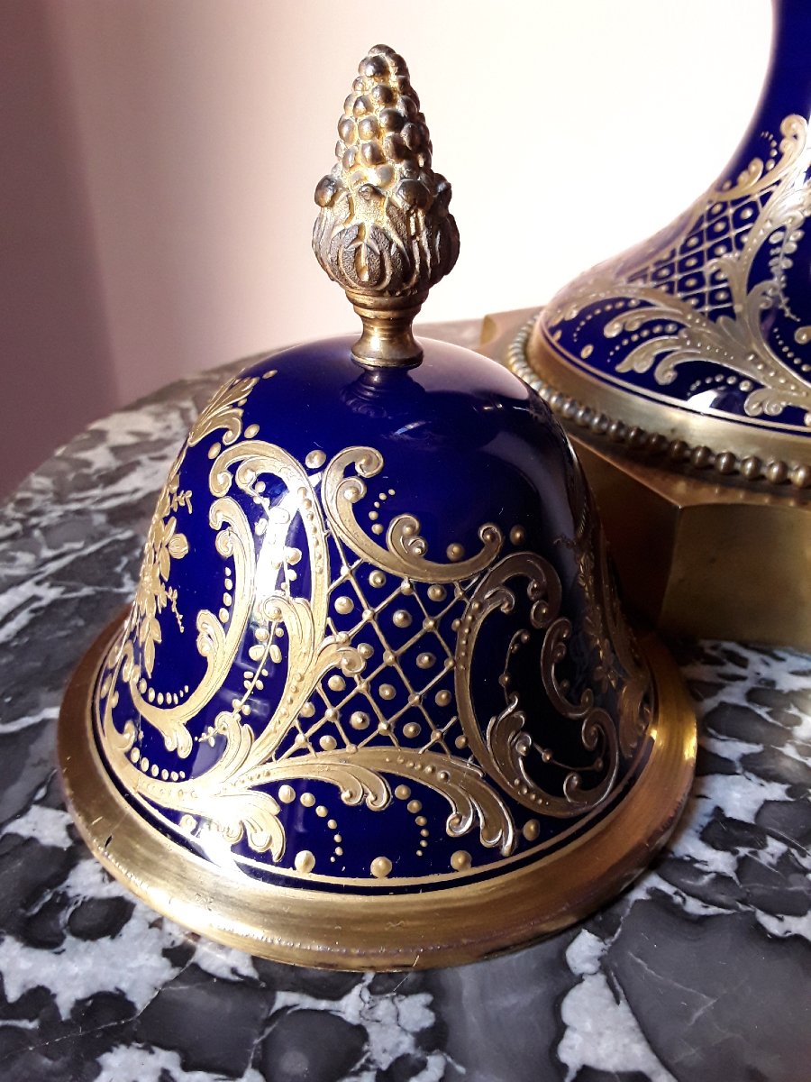 Grand vase en porcelaine et bronze doré. H 72 cm.-photo-7